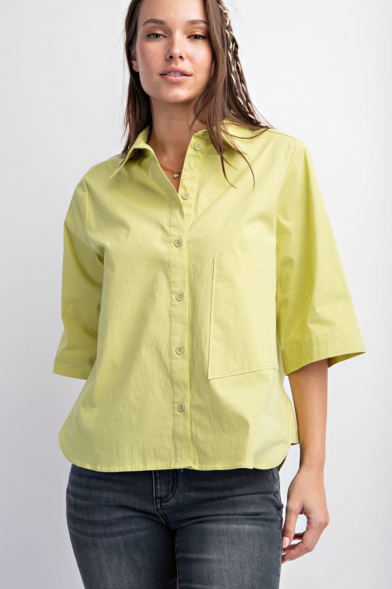 The Demi is our half sleeves stretch poplin button down shirt. It is a versatile choice that seamlessly combines style with comfort. Perfect for all-day wear, this shirt is ideal for casual outings or work. Fabric: Crafted from a blend of 97% Cotton and 3% Spandex. Colour: green tea.