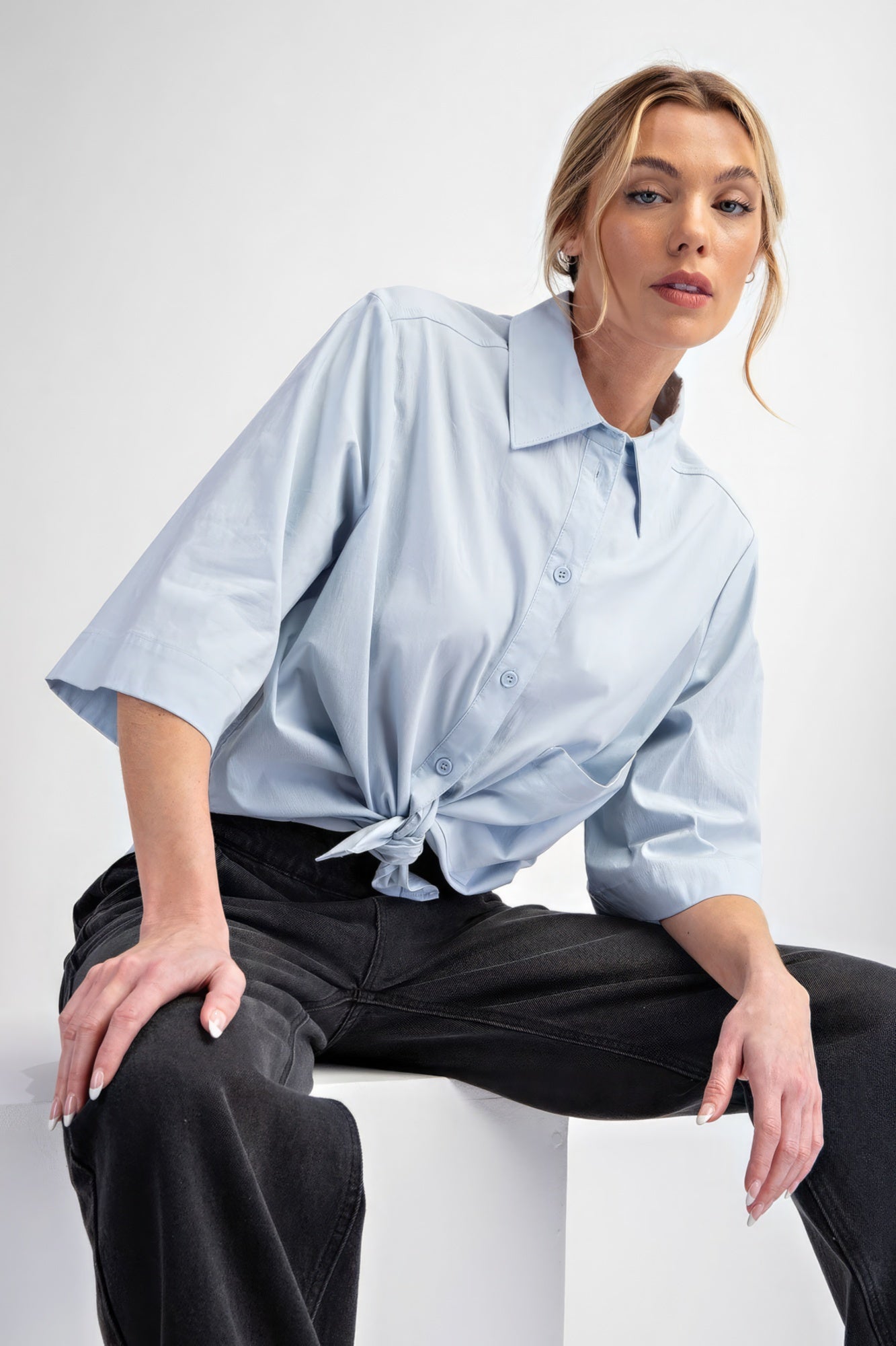 The Demi is our half sleeves stretch poplin button down shirt. It is a versatile choice that seamlessly combines style with comfort. Perfect for all-day wear, this shirt is ideal for casual outings or work. Fabric: Crafted from a blend of 97% Cotton and 3% Spandex. Colour: sky blue.