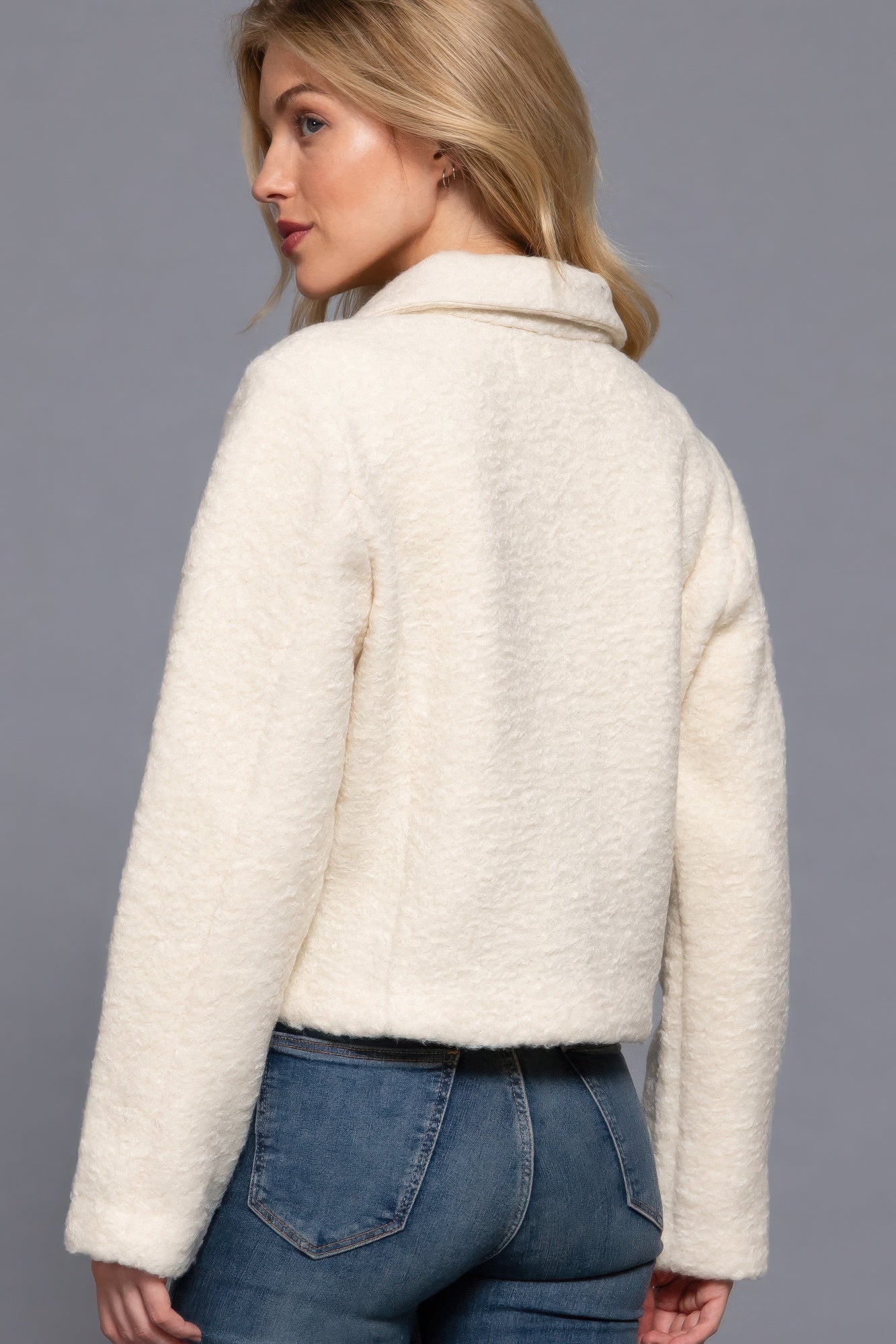 The Elsa is our long sleeve teddy fleece jacket that’s perfect for chilly days. Our jacket is designed for comfort, making it a go-to piece for everyday wear. Ideal for layering over tees or sweaters. Fabric: 100% polyester. Colour: cream.