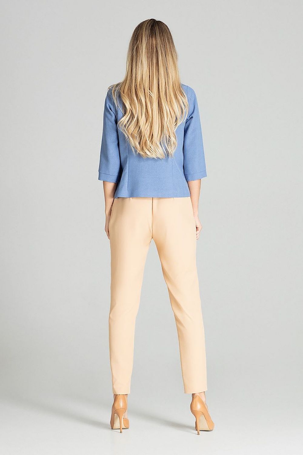 Blue short, simple blouse with 3/4 sleeves with a cuff. Cheese neckline, three-button front fastening.