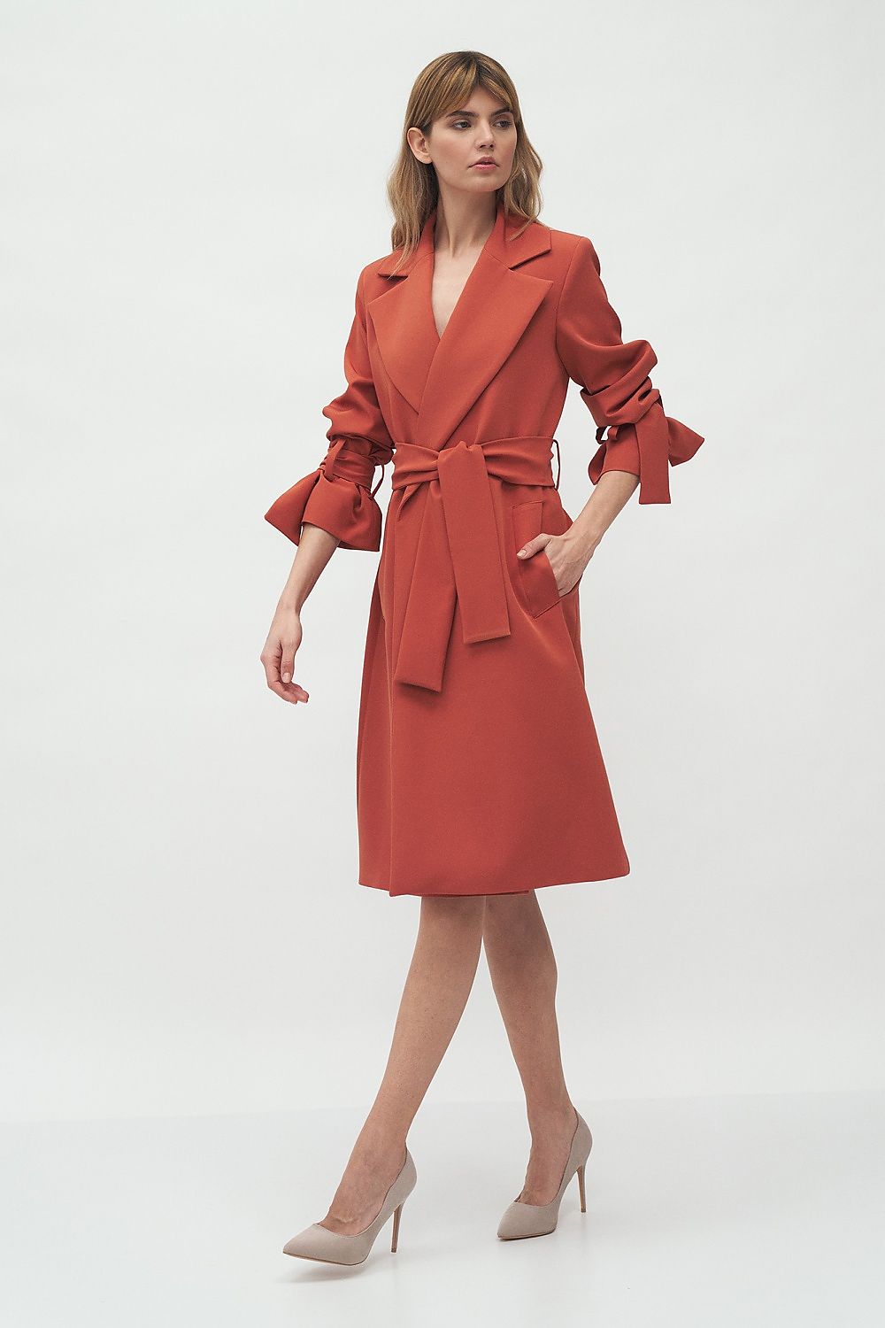 We break the classics! This coat is a perfect proof of that. Works well with trousers as well as with dresses.