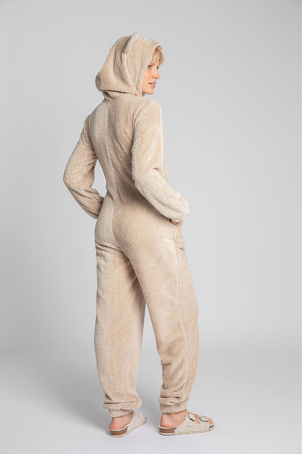Plush beige overalls for special tasks! Cozy, wonderfully soft and with cute ears on the hood will certainly do for the chill and when it's gray outside!