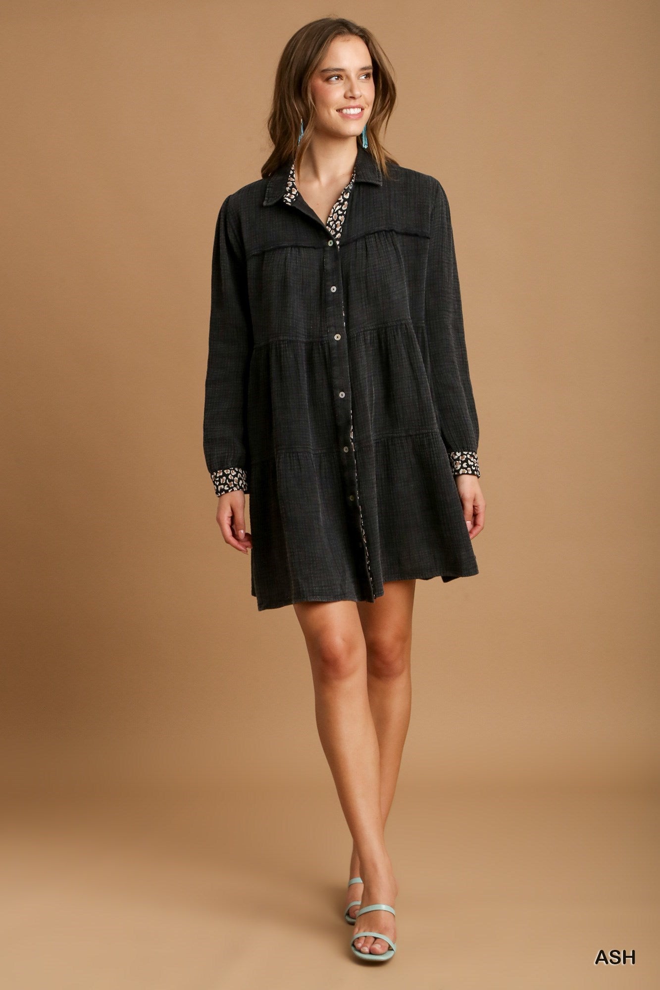 The Maria is a mineral wash cotton dress crafted with the utmost care and attention to detail. The tiered design offers a relaxed and comfortable fit, making it perfect for various body types. The versatile black hue gives a casual yet sophisticated look. Indulge in the breathable comfort of 100% cotton which feels light and airy feel all day long. Perfect for various occasions.