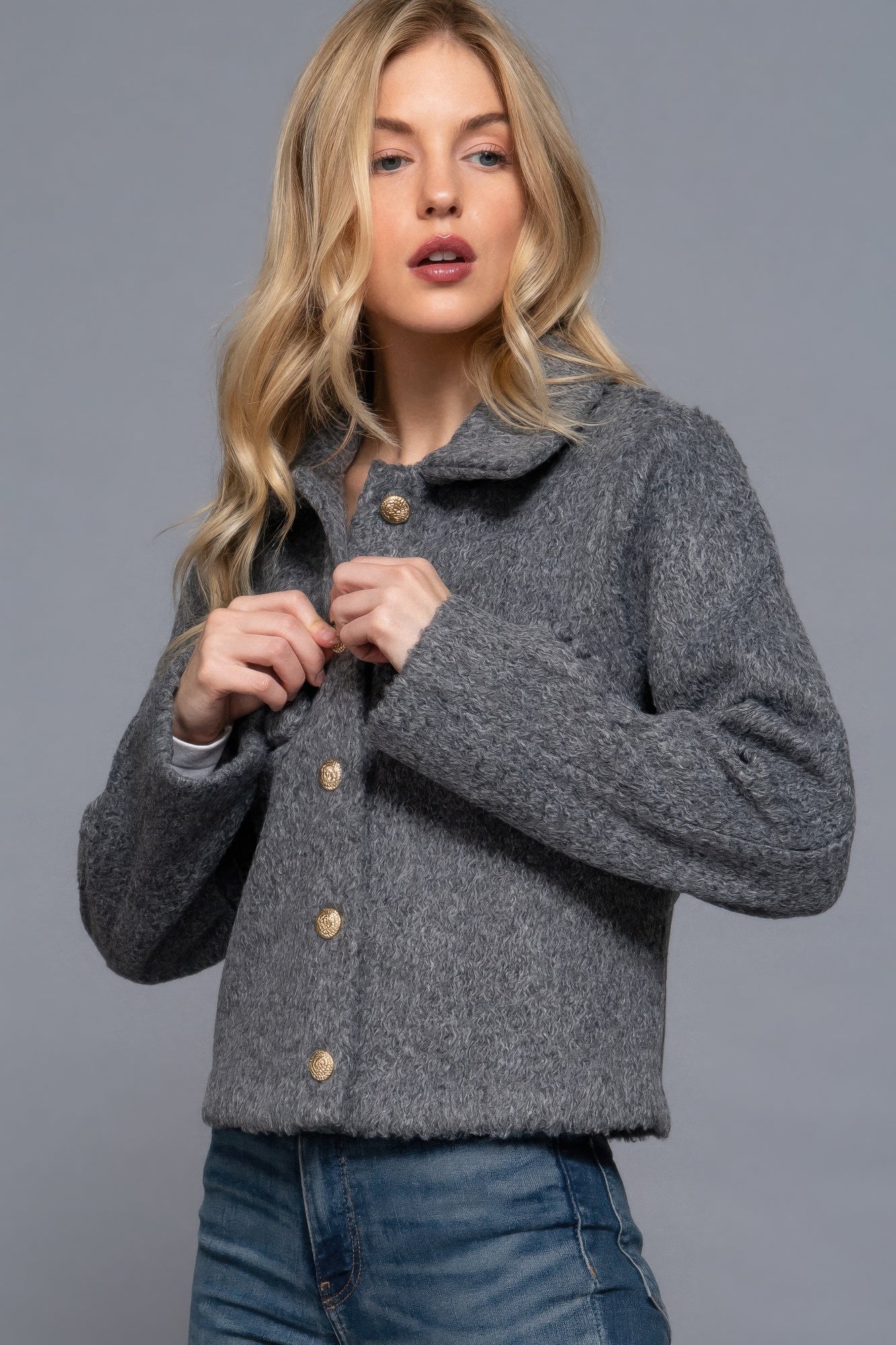 The Elsa is our long sleeve teddy fleece jacket that’s perfect for chilly days. Our jacket is designed for comfort, making it a go-to piece for everyday wear. Ideal for layering over tees or sweaters. Fabric: 100% polyester. Colour: heather charcoal.