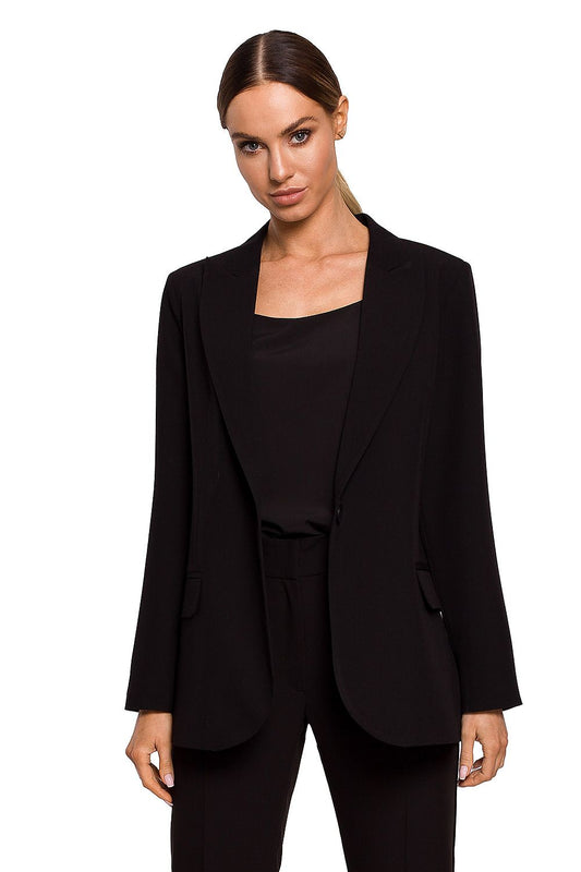 Classic black one-button jacket, perfect for many stylings. Long sleeves finished with three buttons. Jacket is lined. Loose fit gives you freedom of movement even during important meetings. Jacket can be used both in casual and formal settings.