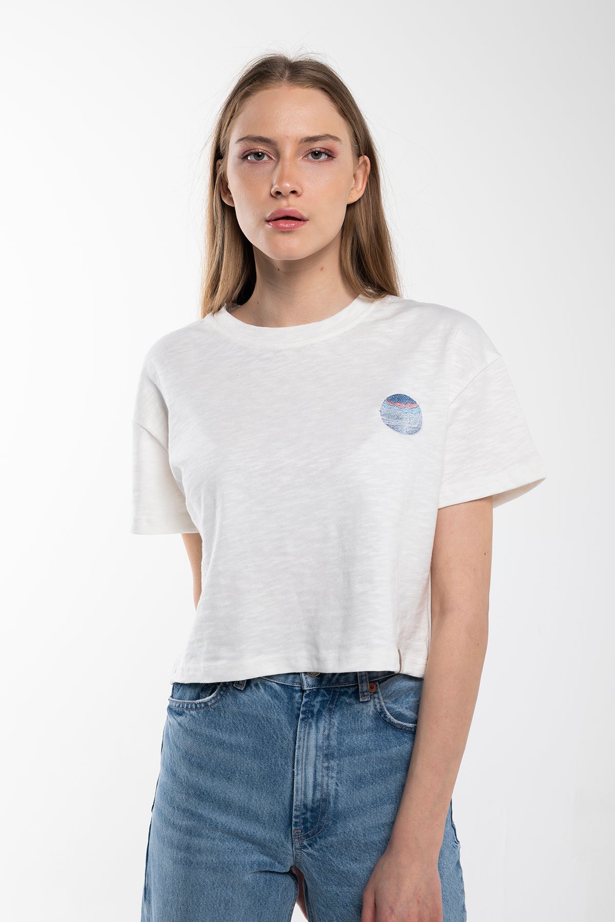 The Clean Cut Cotton T-shirt is perfect in every aspect, with a relaxed fit and a waist-skimming length for all-day comfort. This go-to tee is ultra-light, silky, and iconic, with a classic crew neckline and slightly cropped sleeves for a baby tee vibes. It's made of 100% Cotton and has embroidery of various nature concepts.  This product is manufactured from surplus fabrics with minimum environmental impact where child labour is strictly prohibited and regular employment policies are applied.